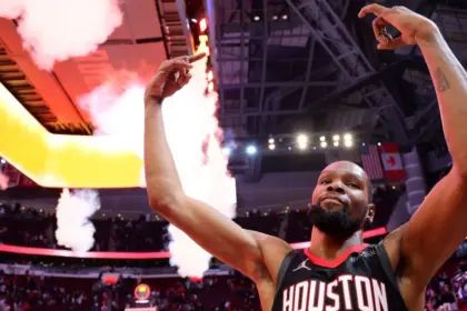 Durant se Venga: Canasta Ganadora ante Suns, Tras "Ser Echado"