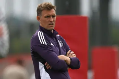 Man Utd: Fletcher al mando interino; Tuchel y Glasner en la mira.