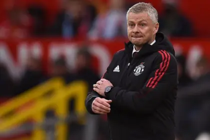 United Busca DT Interino: Solskjaer y Carrick, en la mira.