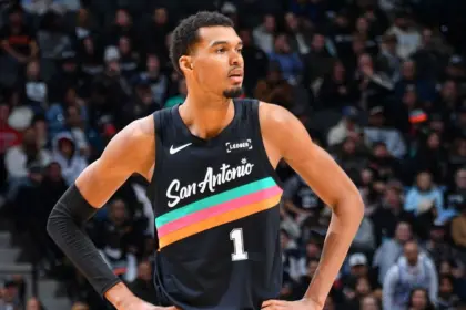 Wembanyama Regresa: 30 Puntos Saliendo de la Banca vs. Grizzlies