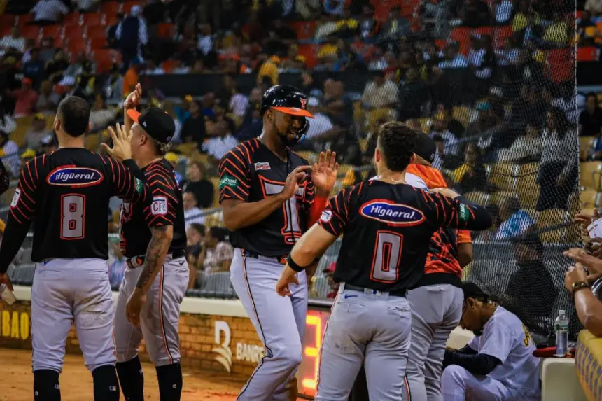 Toros del Este: ¡Ofensiva Explosiva! 17 Carreras y Paliza a Águilas Cibaeñas 1 Toros del Este: ¡Ofensiva Explosiva! 17 Carreras y Paliza a Águilas Cibaeñas