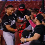 Leones del Escogido aplastan a Gigantes; lideran Round Robin LIDOM