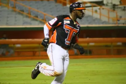 Bryan de la Cruz, MVP LIDOM 2025-2026: Jardinero de Toros se corona