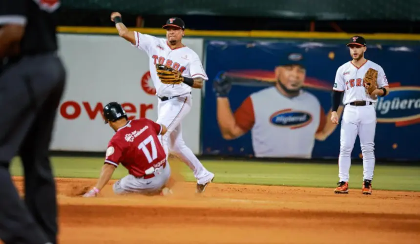 Gigantes del Cibao Frena a Toros: Primera Victoria en Round Robin de Béisbol