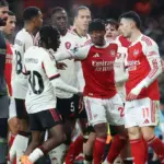 Martinelli se Disculpa por Empujón a Bradley: "Profundamente Arrepentido"