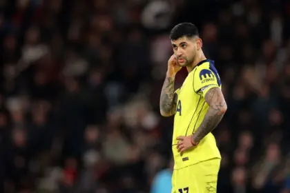 Frank respalda a Romero tras polémica en redes sociales y lesiones en el Tottenham