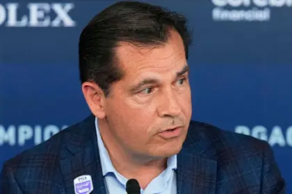 Derek Sprague Deja PGA: Renuncia para Cuidar Familia, Impacto en Golf 14 Derek Sprague Deja PGA: Renuncia para Cuidar Familia, Impacto en Golf