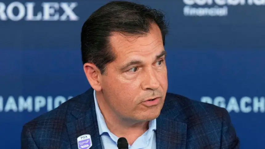 Derek Sprague Deja PGA: Renuncia para Cuidar Familia, Impacto en Golf