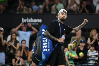 Kyrgios se baja del Abierto de Australia: Enfocará dobles por lesión