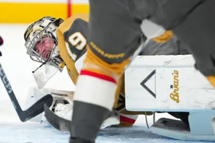 Hart de Golden Knights Sufre Lesión de Pierna: Preocupación en Vegas