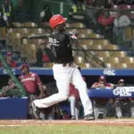 Lake impulsa a Leones a la cima: Gigantes caen en extrainning