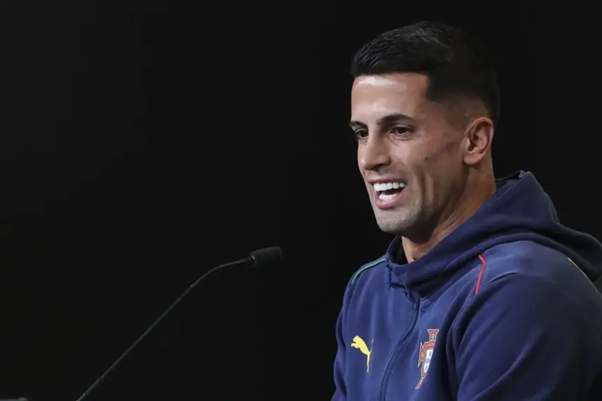 Cancelo supera revisión médica y será presentado por el Barça este martes