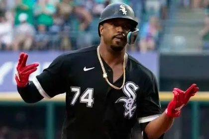 Eloy Jiménez Firma con Azulejos: Contrato de Ligas Menores y Reto en MLB 14 Eloy Jiménez Firma con Azulejos: Contrato de Ligas Menores y Reto en MLB