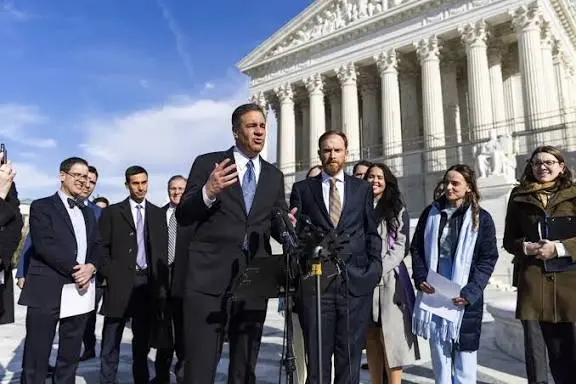 Supremo de EE. UU. Apoya Prohibición a Atletas Trans en Equipos Femeninos