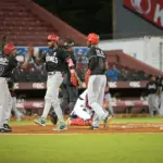 Leones del Escogido: Victoria clave ante Gigantes, cerca de la final LIDOM