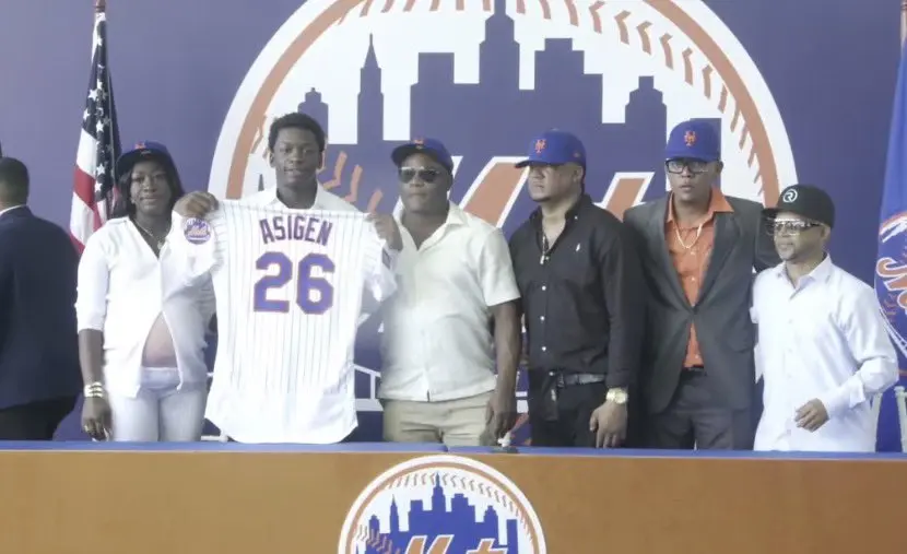 Mets Aseguran a Wandy Asigen: Promesa Dominicana Firma por $3.9 Millones