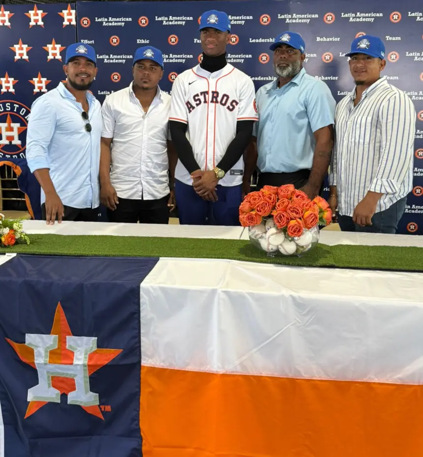 Prospecto dominicano de Samaná firma con Astros por $2.3M, hito histórico