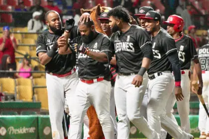 Leones del Escogido a la Final: ¡Dominio Escarlata en el Béisbol Dominicano!