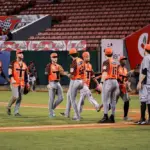 Toros del Este dominan a Gigantes y se acercan a la Serie Final
