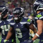 Seahawks aplastan a 49ers: Darnold lidera victoria en Playoffs con ofensiva explosiva