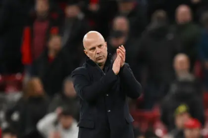 Slot Entiende Frustración de Aficionados del Liverpool Tras Empate