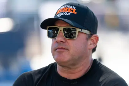 Stewart Regresa a NASCAR: Daytona Trucks con Kaulig Racing