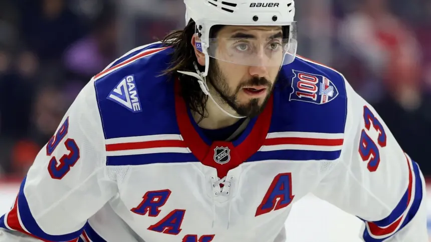 Zibanejad lidera a Rangers con hat-trick y récord en victoria ante Flyers