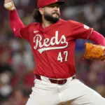 Rangers fichan a Jakob Junis: Refuerzo clave para el bullpen por una temporada