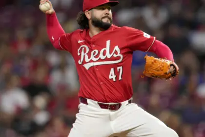 Rangers fichan a Jakob Junis: Refuerzo clave para el bullpen por una temporada