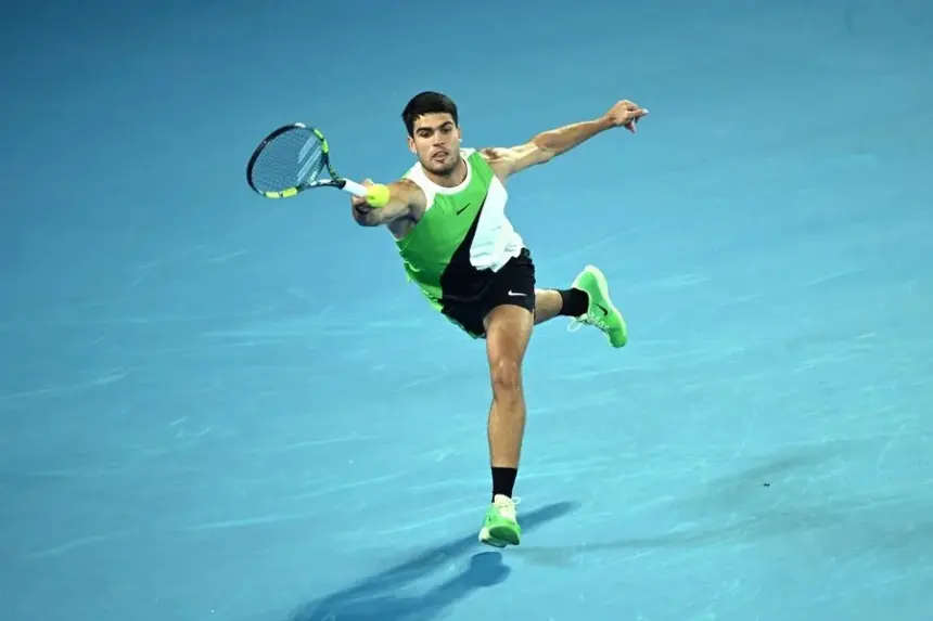 Alcaraz debuta con triunfo en Australia y avanza a segunda ronda del Open 1 Alcaraz debuta con triunfo en Australia y avanza a segunda ronda del Open