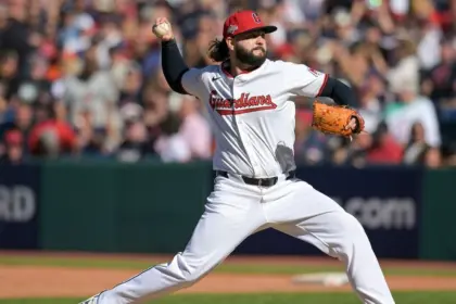 Rangers Refuerzan Bullpen: Jakob Junis Firma por $4 Millones