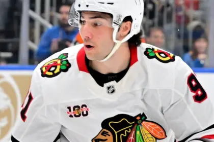 Nazar Retorna a Prácticas con Blackhawks Tras Lesión Facial: NHL