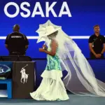 Naomi Osaka deslumbra con look icónico y avanza en el Abierto de Australia