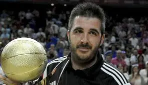 Clínica Internacional de Baloncesto: Capacitación para Entrenadores con Técnico Español 13 Clínica Internacional de Baloncesto: Capacitación para Entrenadores con Técnico Español