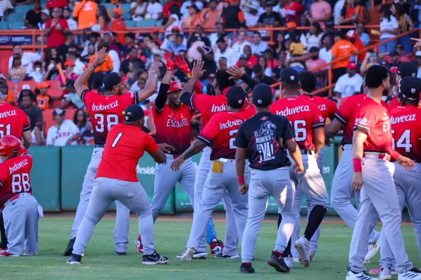 Escogido cerca del bicampeonato: Vence a Toros en dramático juego de 11 entradas