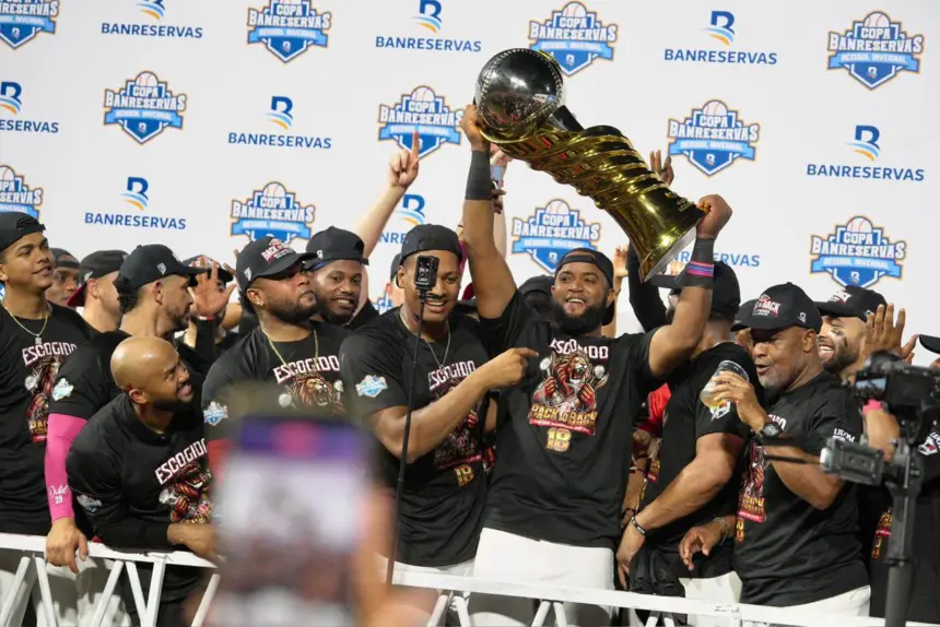 Sócrates Brito: Héroe Escarlata Sella Bicampeonato del Escogido con Out 27 1 Sócrates Brito: Héroe Escarlata Sella Bicampeonato del Escogido con Out 27