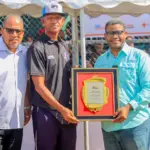 Liga Calcaño honra a Robert Polanco en torneo infantil de béisbol en SDO