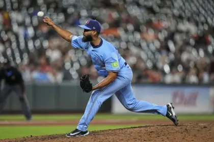 Seranthony Domínguez Refuerza a RD para el Clásico Mundial de Béisbol 2026 15 Seranthony Domínguez Refuerza a RD para el Clásico Mundial de Béisbol 2026