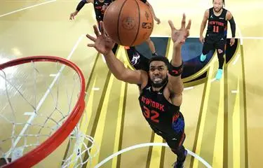 Towns Impone Dominio Reboteador y Knicks Aplastan a Raptors en NY