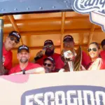 Escogido festeja título 18 con multitudinaria caravana en Santo Domingo