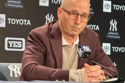 Yankees: Cashman Confía en el Equipo, Busca Revancha Tras Fichaje de Bellinger