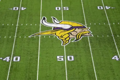 Equipos de Minnesota y NBPA piden paz tras tiroteos y protestas 16 Equipos de Minnesota y NBPA piden paz tras tiroteos y protestas