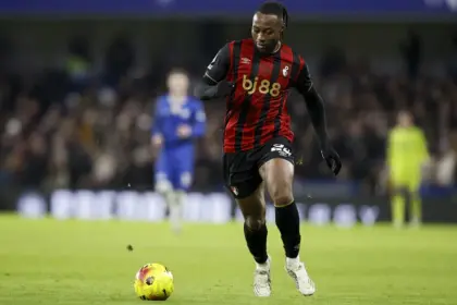 Premier League: Gasta 450 Millones en Fichajes Invernales, Domina el Mercado