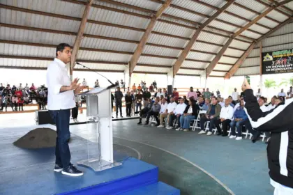 Kelvin Cruz Arranca Remodelación del Multiuso Piedra Blanca: RD$21.4 Millones