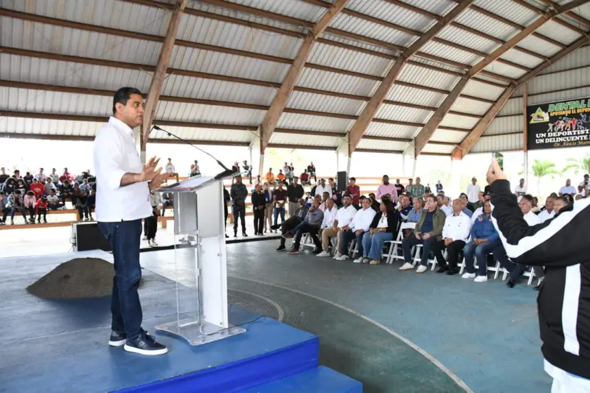 Kelvin Cruz Arranca Remodelación del Multiuso Piedra Blanca: RD$21.4 Millones