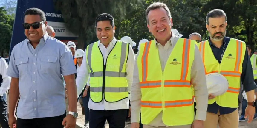 Cruz e Ito Bisonó supervisan obras para Juegos Centroamericanos 2026