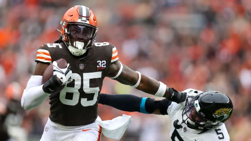 Njoku se despide de los Browns: Fin de una era en Cleveland