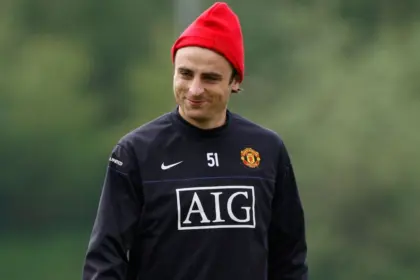 Berbatov Pide Cautela con Carrick en el Manchester United: "Esperar y Ver"