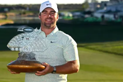 Gotterup sorprende a Matsuyama y conquista el Phoenix Open con birdie en playoff