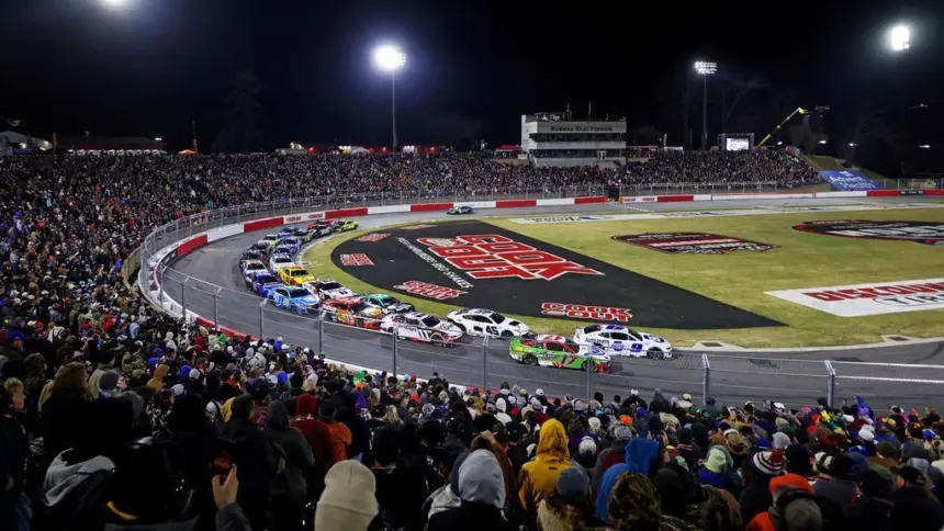NASCAR: El Clash Posponen a Miércoles por Histórica Nevada en Carolina del Norte